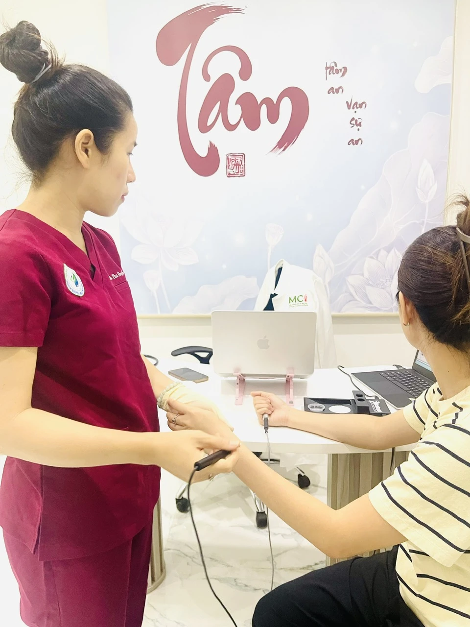 Liệu pháp thư giãn và chăm sóc vùng huyệt