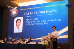 ThS.BS. Lê Thị Thu Huyền, Phó Viện trưởng Viện Nghiên cứu và Đào tạo Y học cộng đồng tham dự đại hội